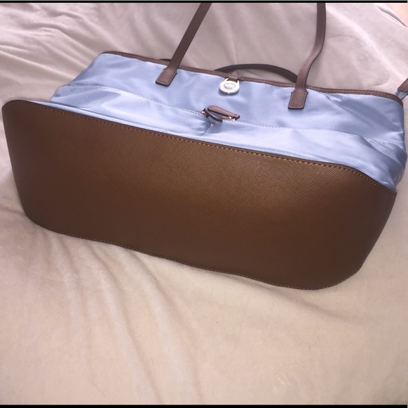 MICHAEL KORS KEMPTON LARGE POCKET TOTE - Picture 4 of 4